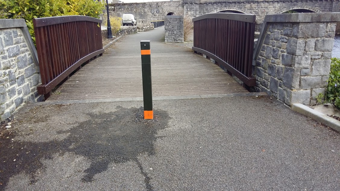 Bollard Smart Post 1